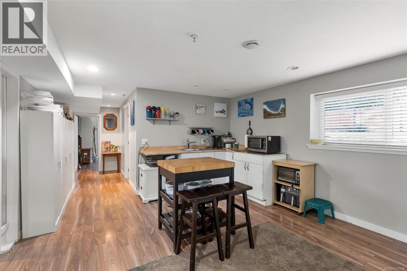 5839 Brier Ave, Duncan