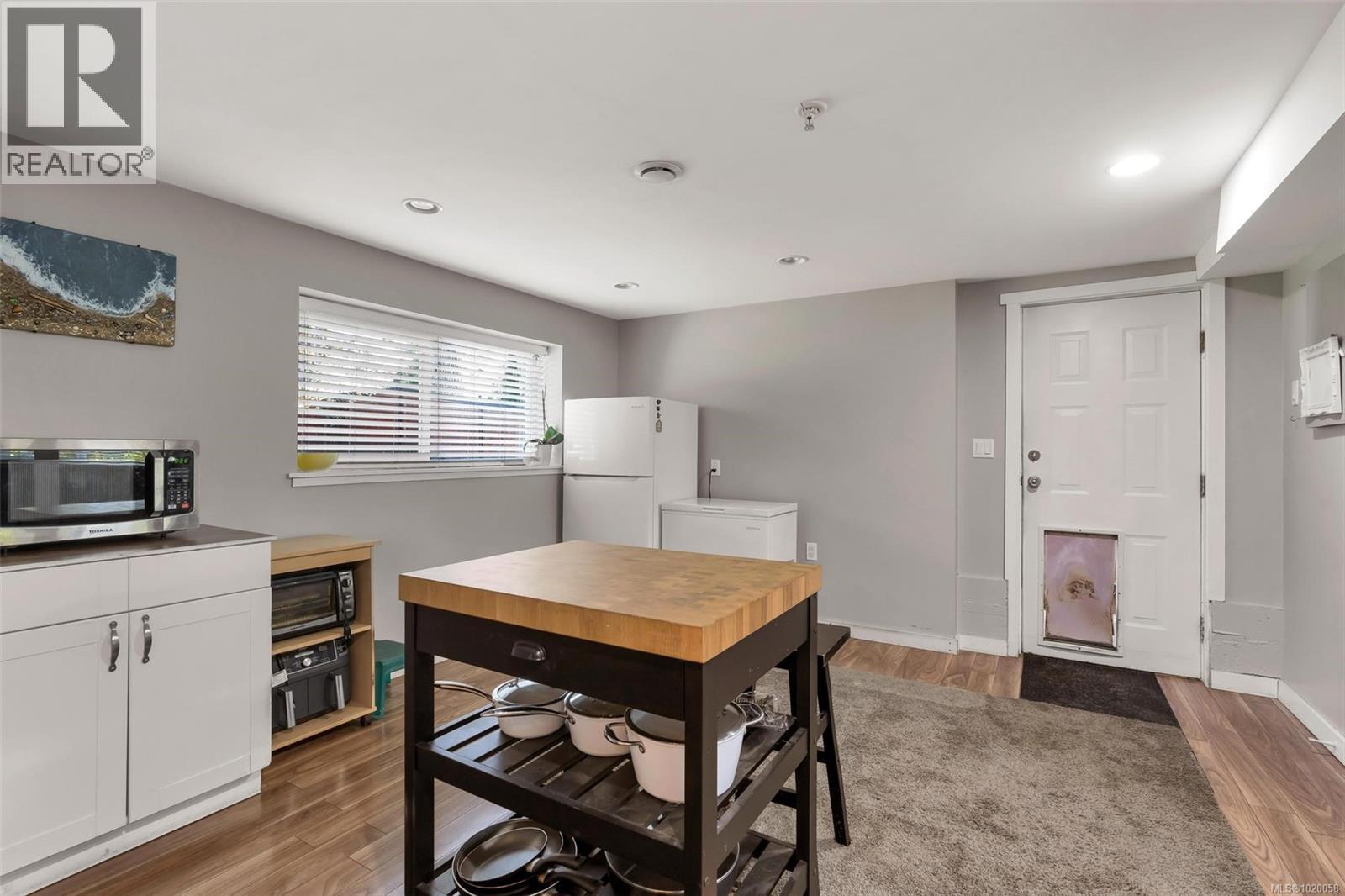 5839 Brier Ave, Duncan