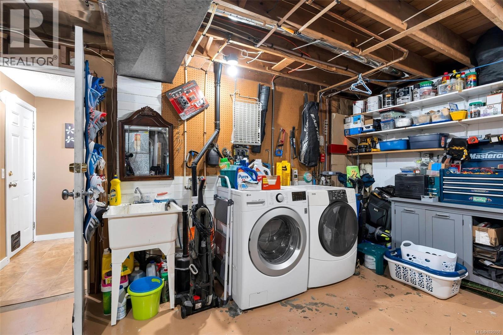 5839 Brier Ave, Duncan