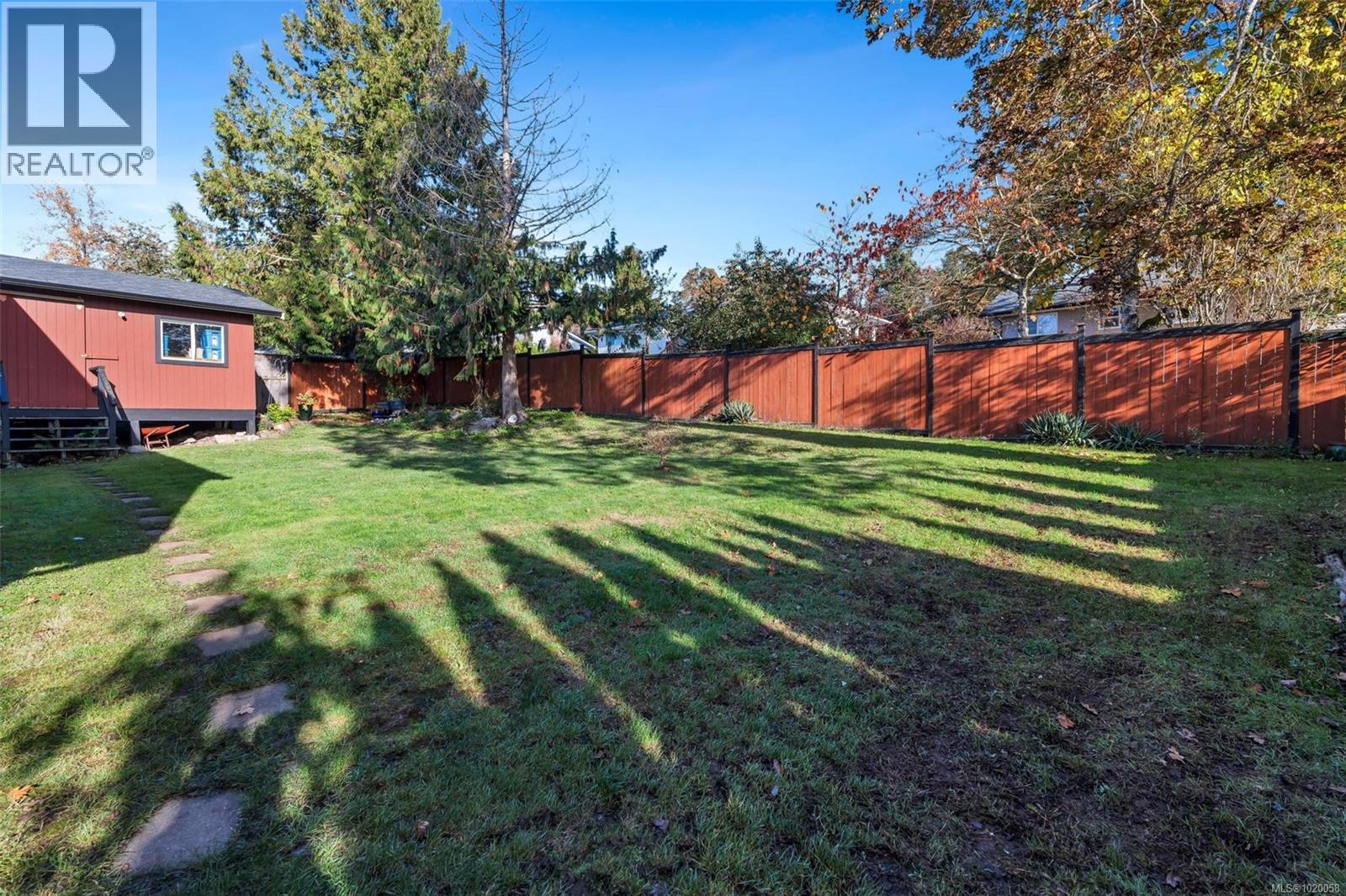 5839 Brier Ave, Duncan