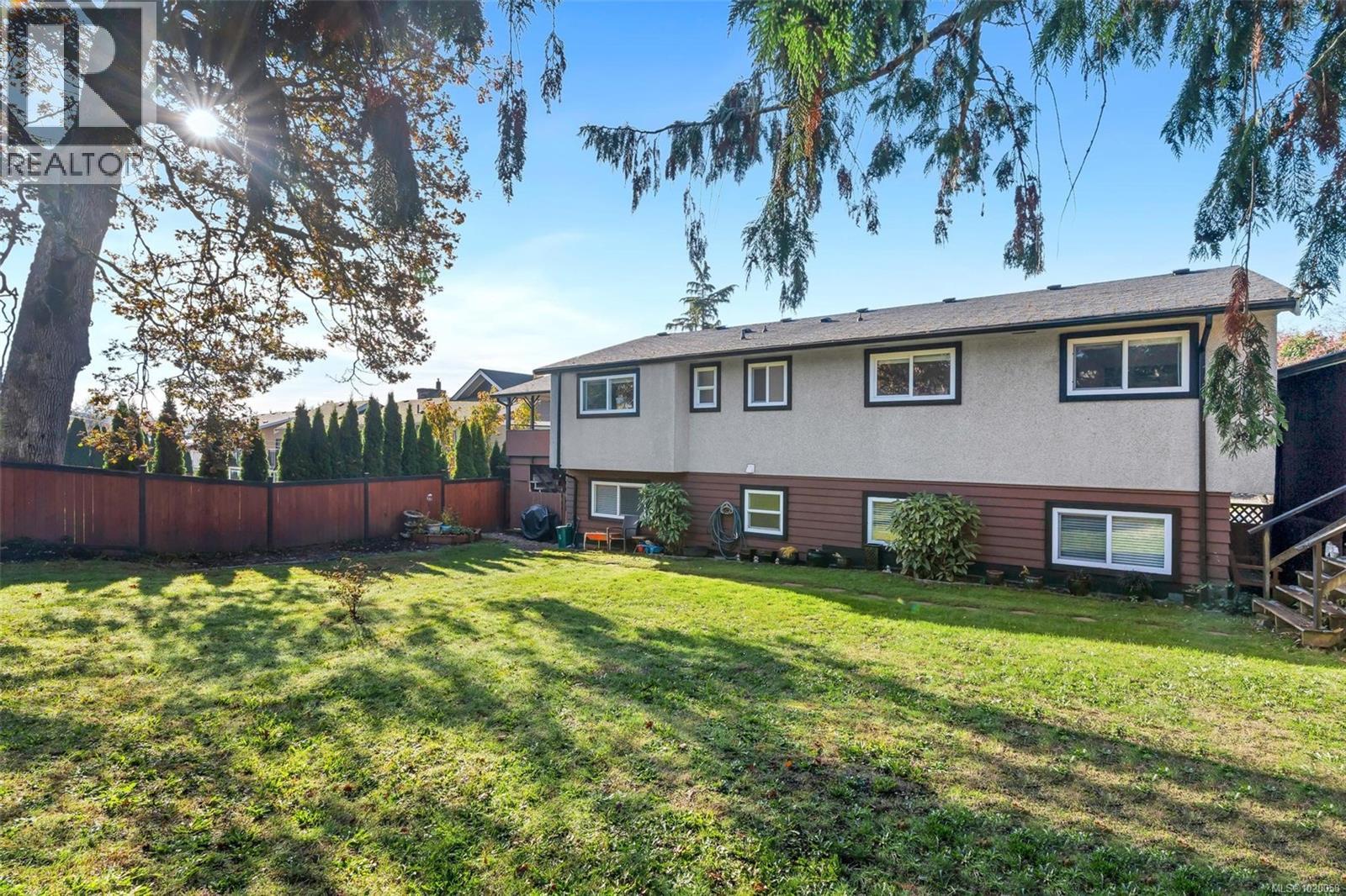 5839 Brier Ave, Duncan