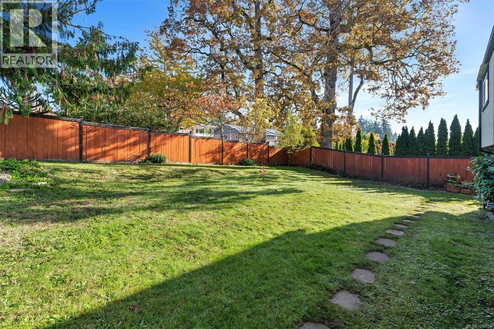 5839 Brier Ave, Duncan