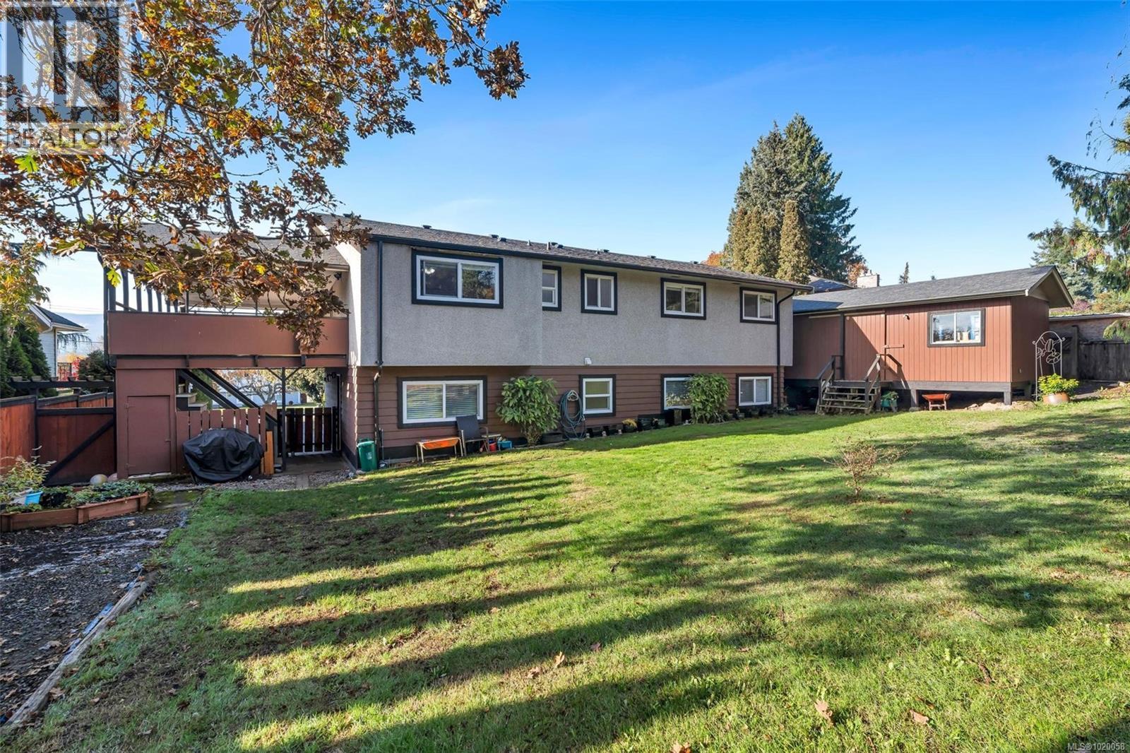 5839 Brier Ave, Duncan