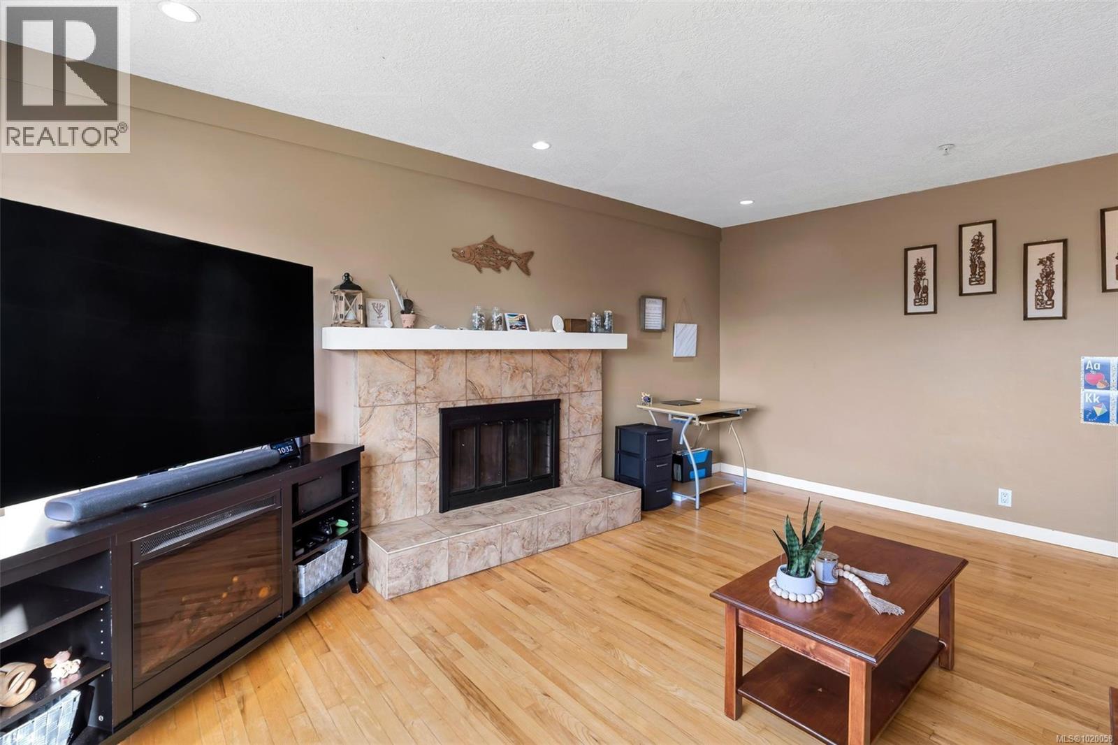 5839 Brier Ave, Duncan