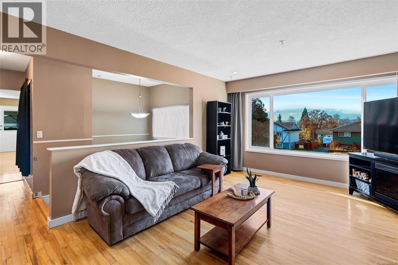 5839 Brier Ave, Duncan