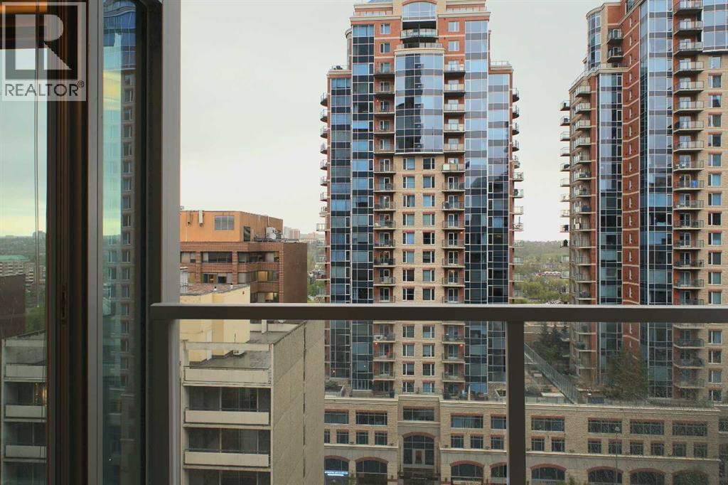 Single Family House for Sale in    Avenue SW Downtown Commercial Core Calgary 