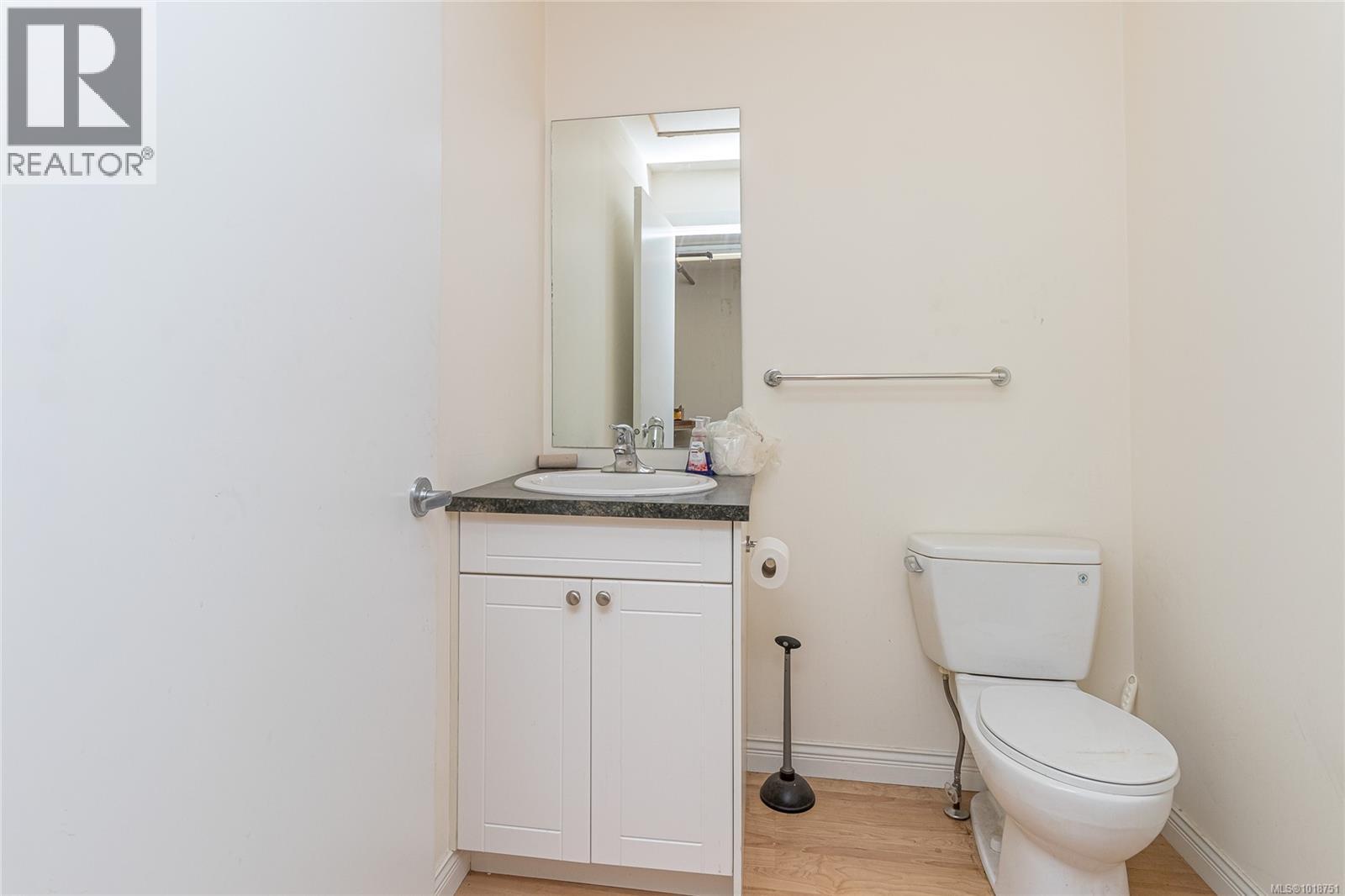 103 1930 Island Diesel Way, Nanaimo