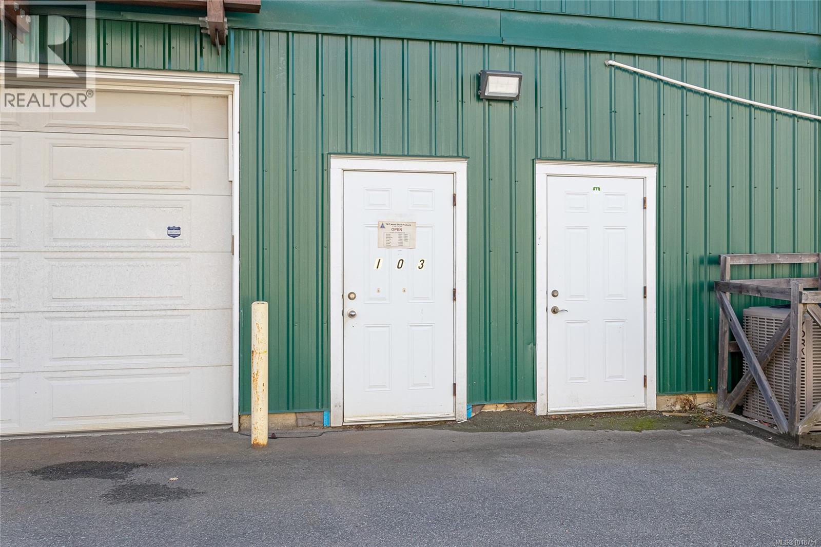 1930 Island Diesel Way, Nanaimo - Exteriors - Photo 3