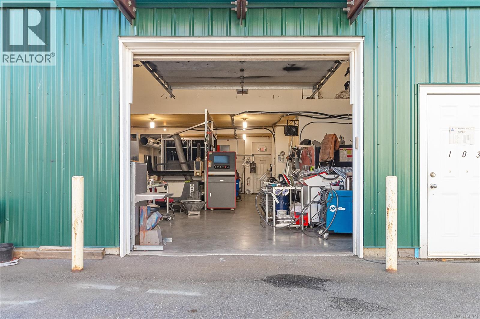 1930 Island Diesel Way, Nanaimo - Exteriors - Photo 4