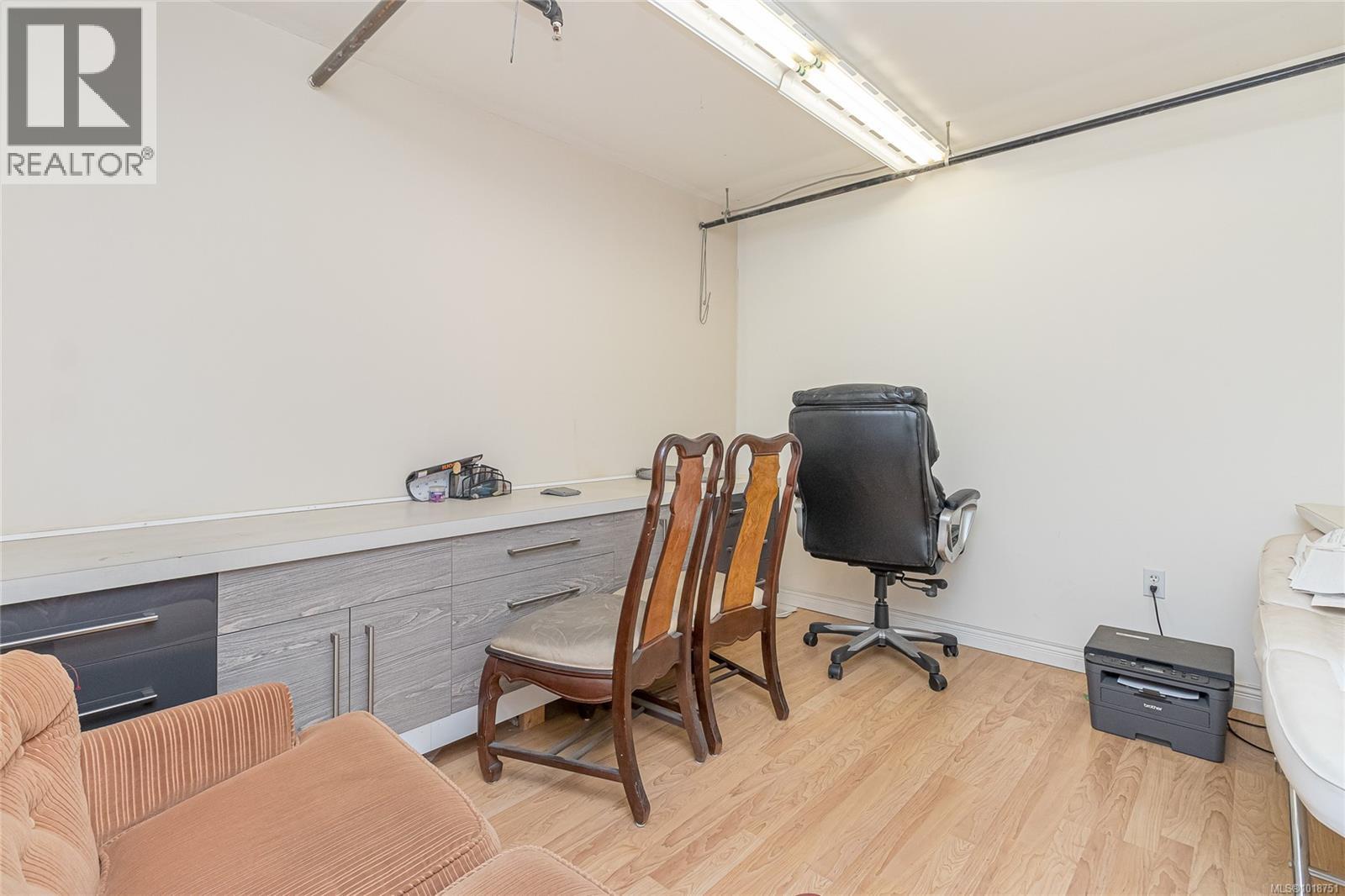 103 1930 Island Diesel Way, Nanaimo