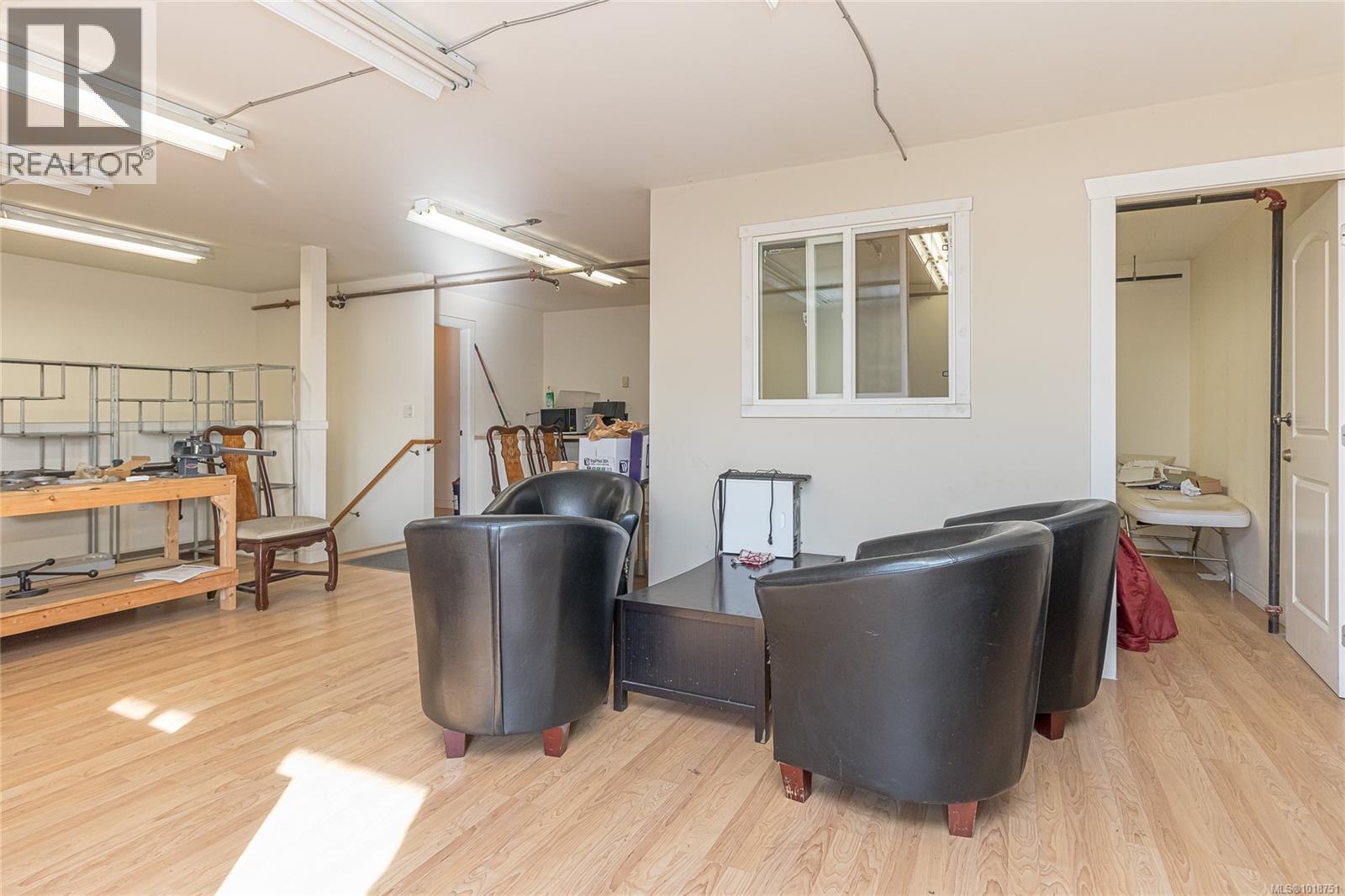 103 1930 Island Diesel Way, Nanaimo