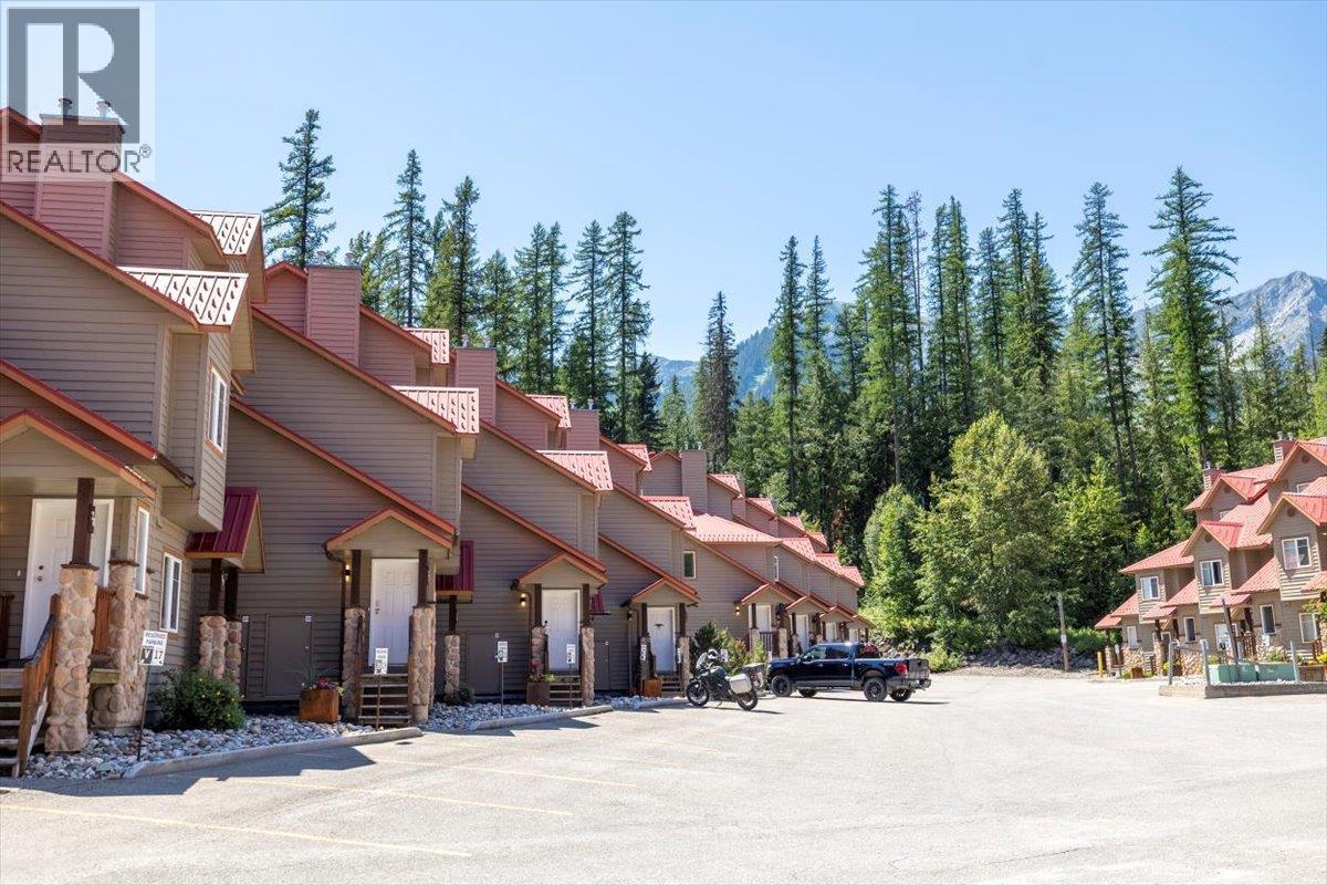 5423 Boomerang Way, Fernie - Exteriors - Full Complex View - Photo 4