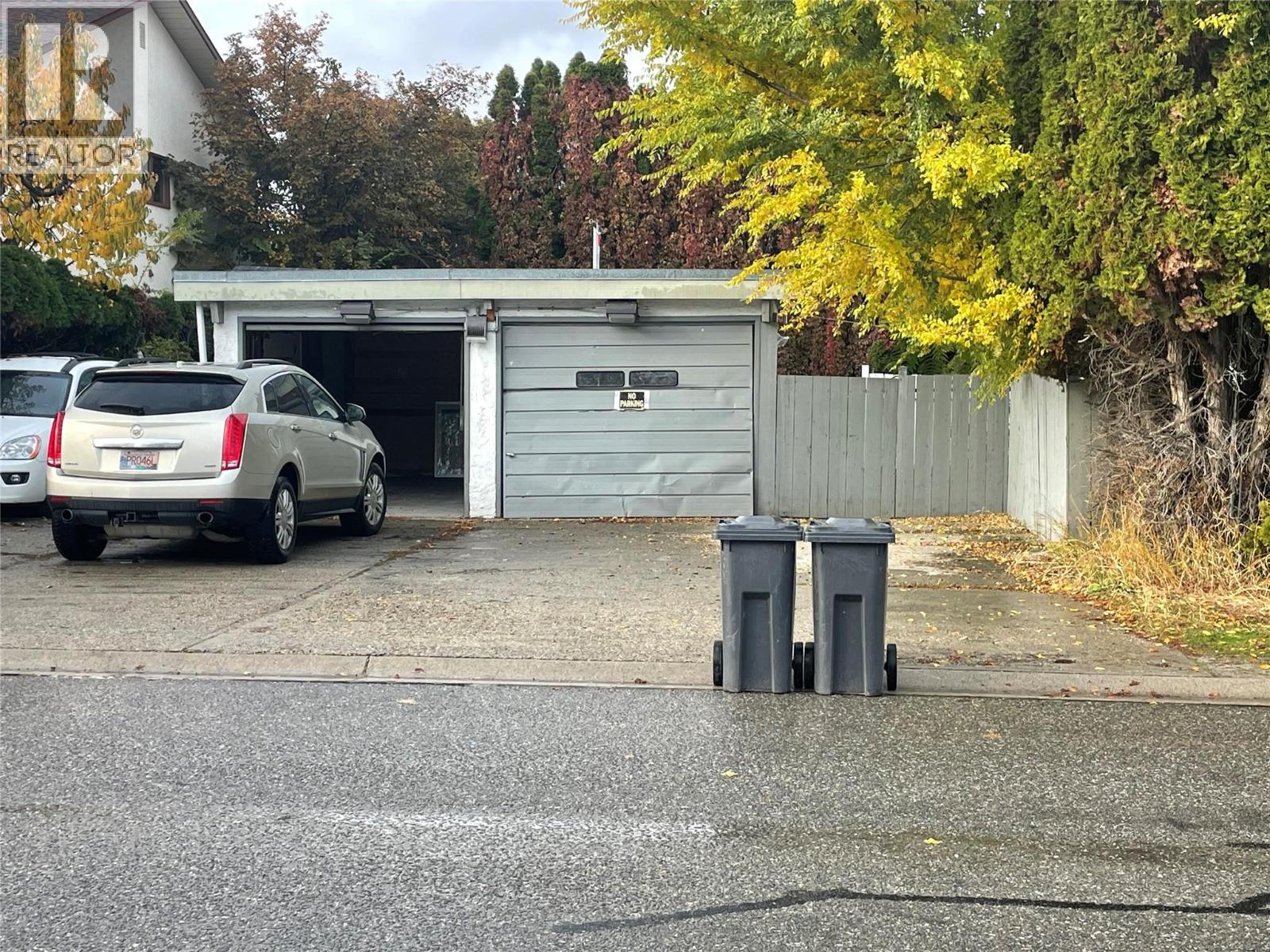  1175-1179 Raymer Avenue, Kelowna