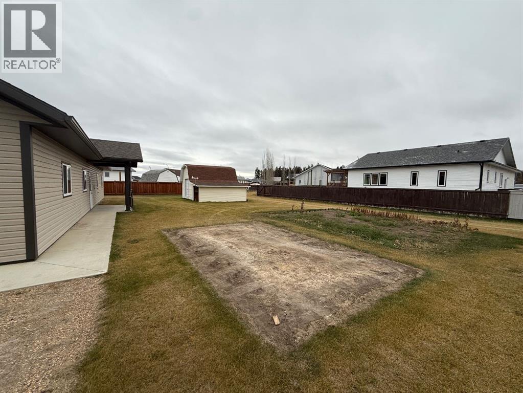 9005 Forest ST - Photo 3 of 34, La Crete, Alberta