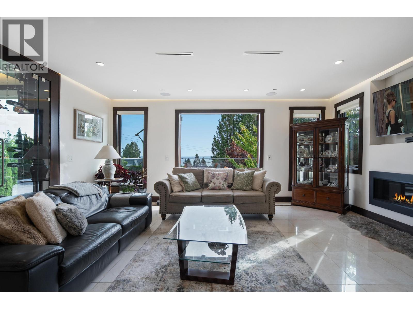 2643 NELSON AVENUE, West Vancouver