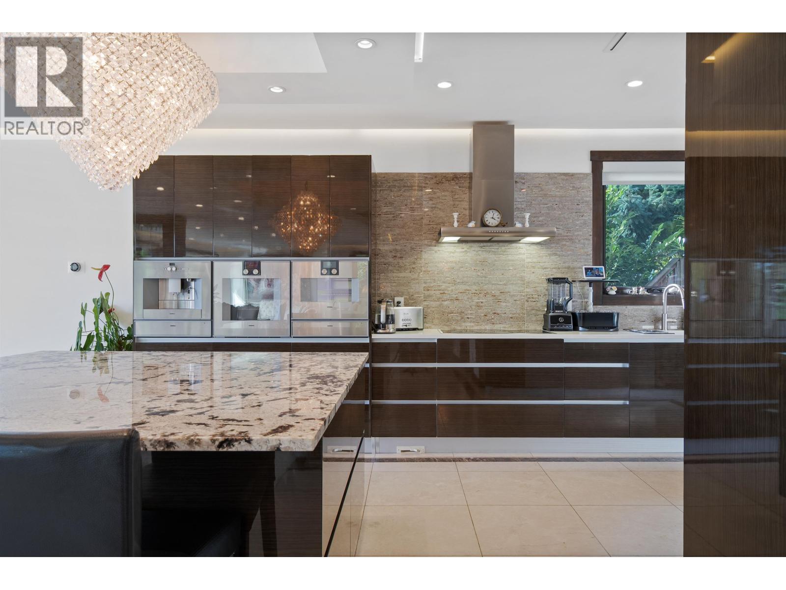 2643 NELSON AVENUE, West Vancouver