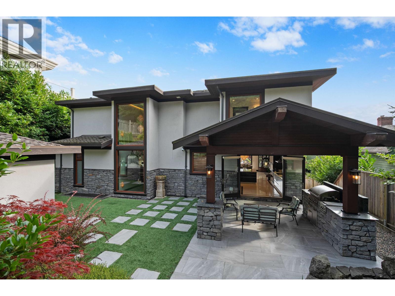 2643 NELSON AVENUE, West Vancouver