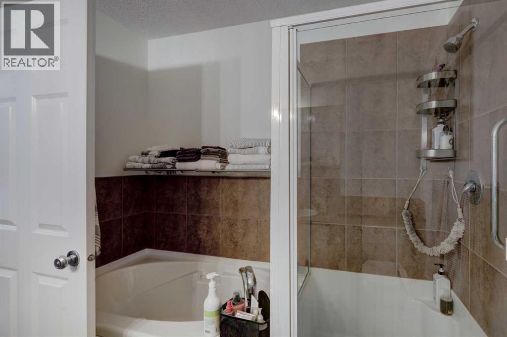 Single Family House for Sale in  Royal Crest Point NW Royal Oak Calgary 