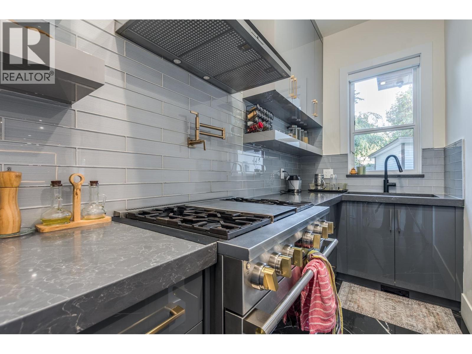 5845 WHITCOMB Place, Delta