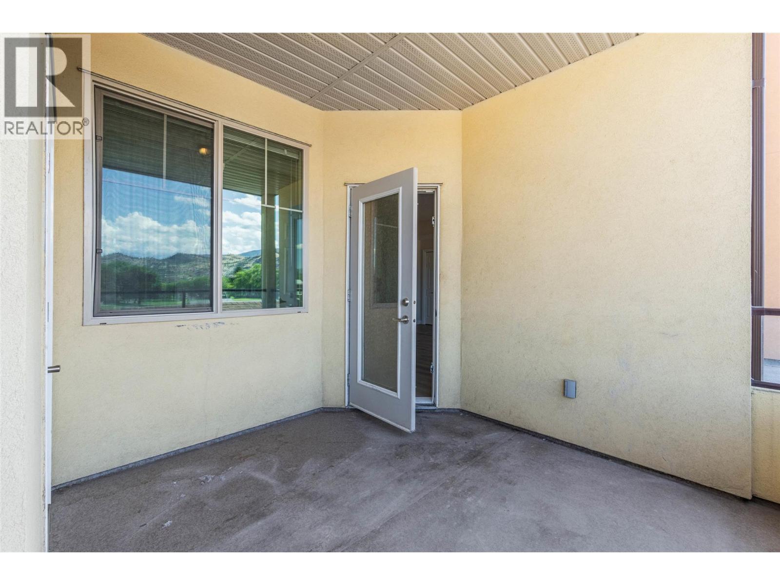 921 SPILLWAY Road Unit# 212C, Oliver