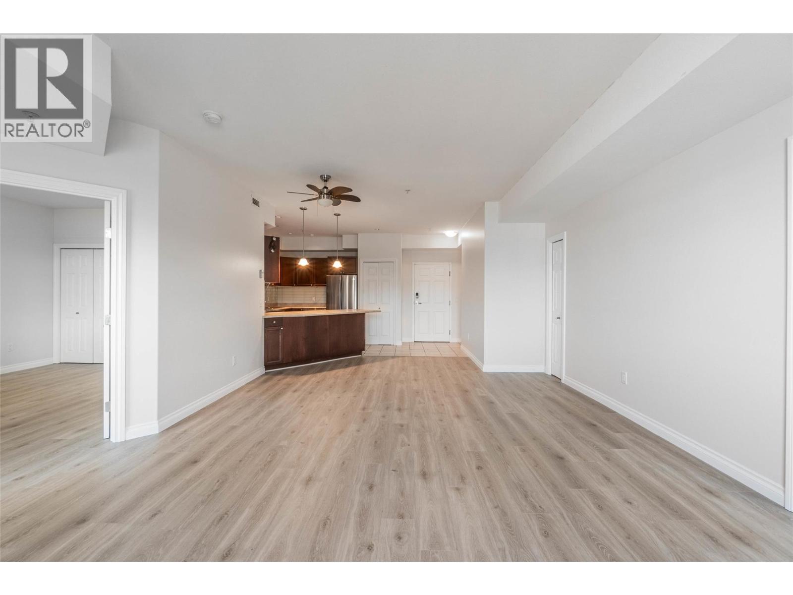 921 SPILLWAY Road Unit# 212C, Oliver