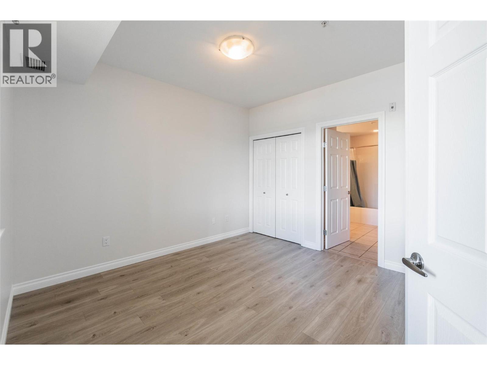 921 SPILLWAY Road Unit# 212C, Oliver