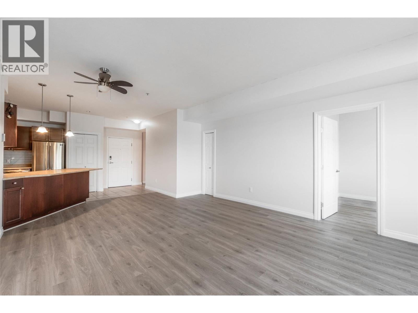 921 SPILLWAY Road Unit# 212C, Oliver