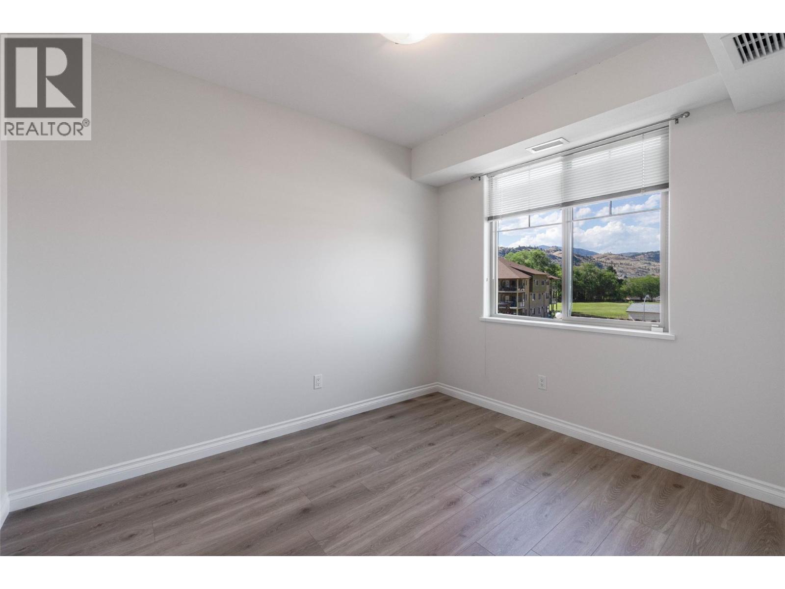 921 SPILLWAY Road Unit# 212C, Oliver