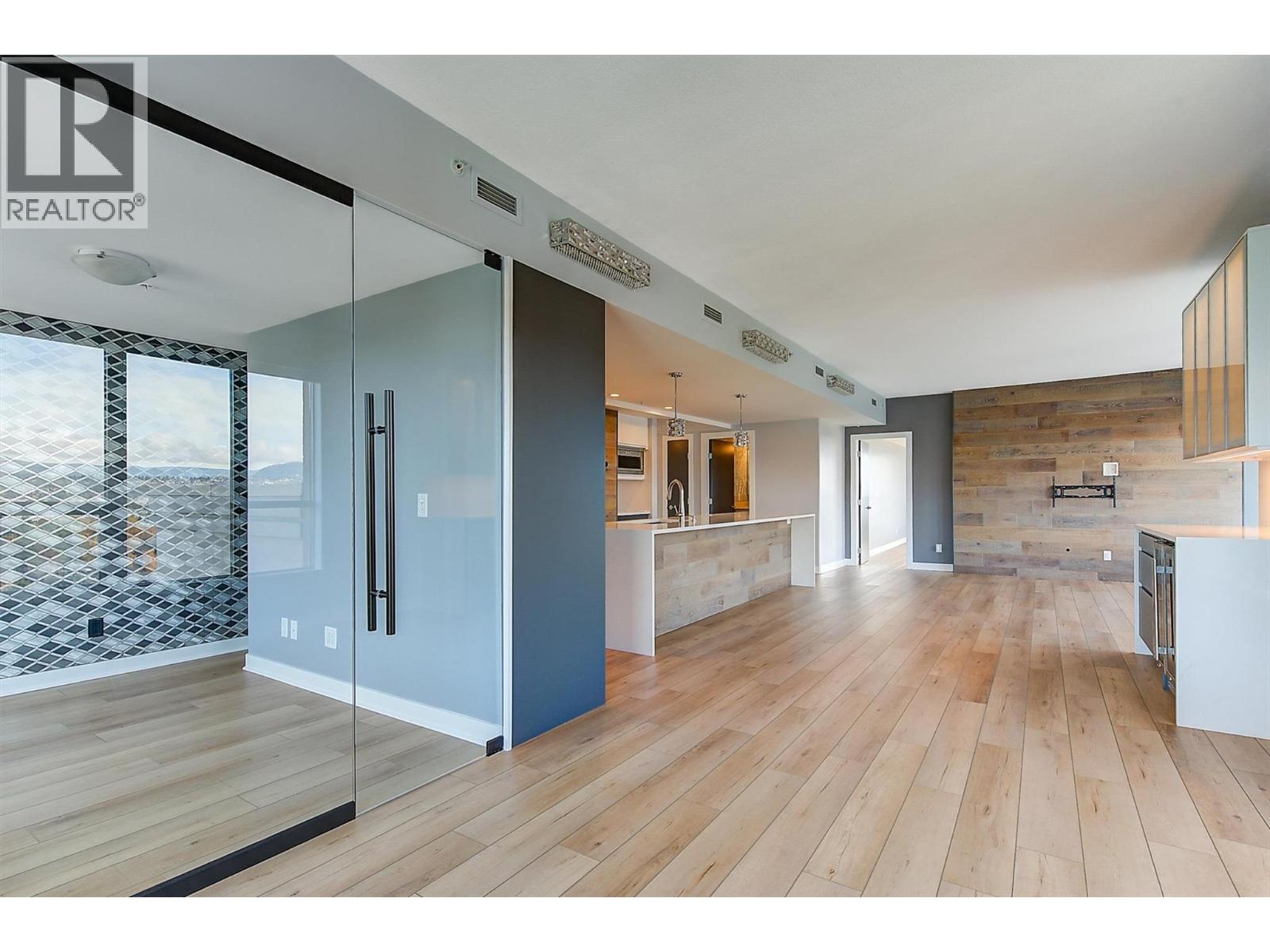 1209 1160 Bernard Avenue, Kelowna