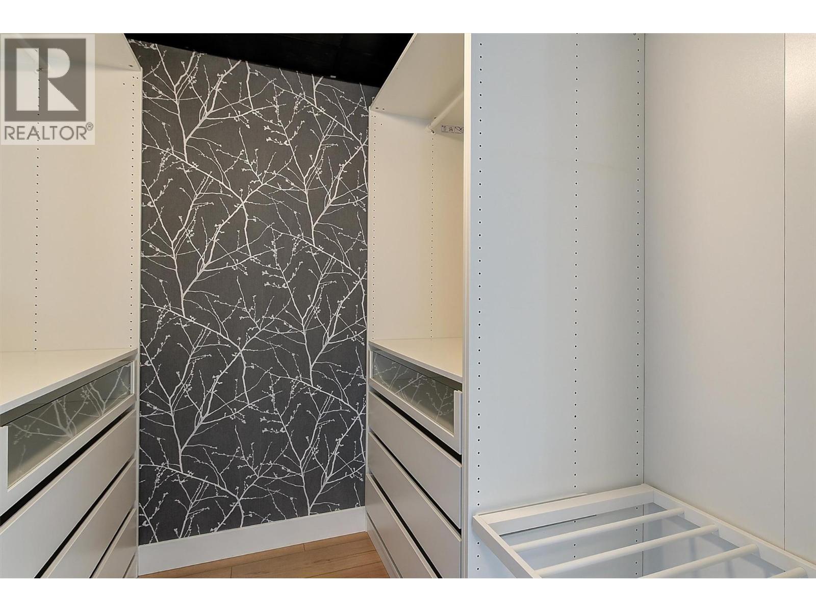 1209 1160 Bernard Avenue, Kelowna