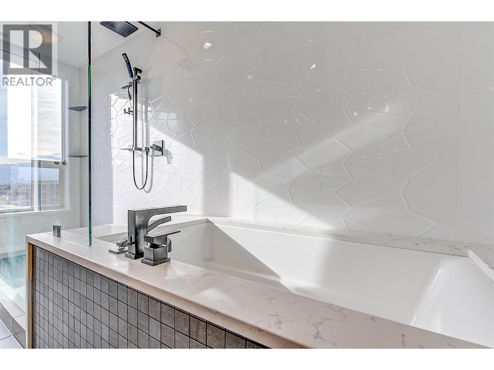 1209 1160 Bernard Avenue, Kelowna