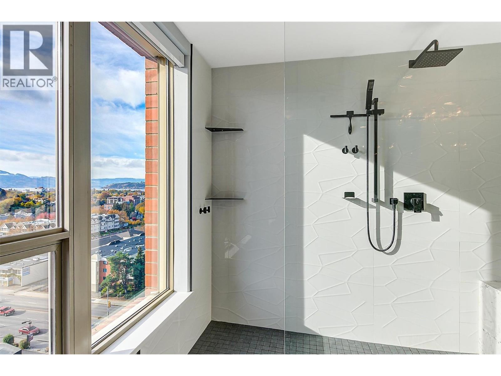 1209 1160 Bernard Avenue, Kelowna