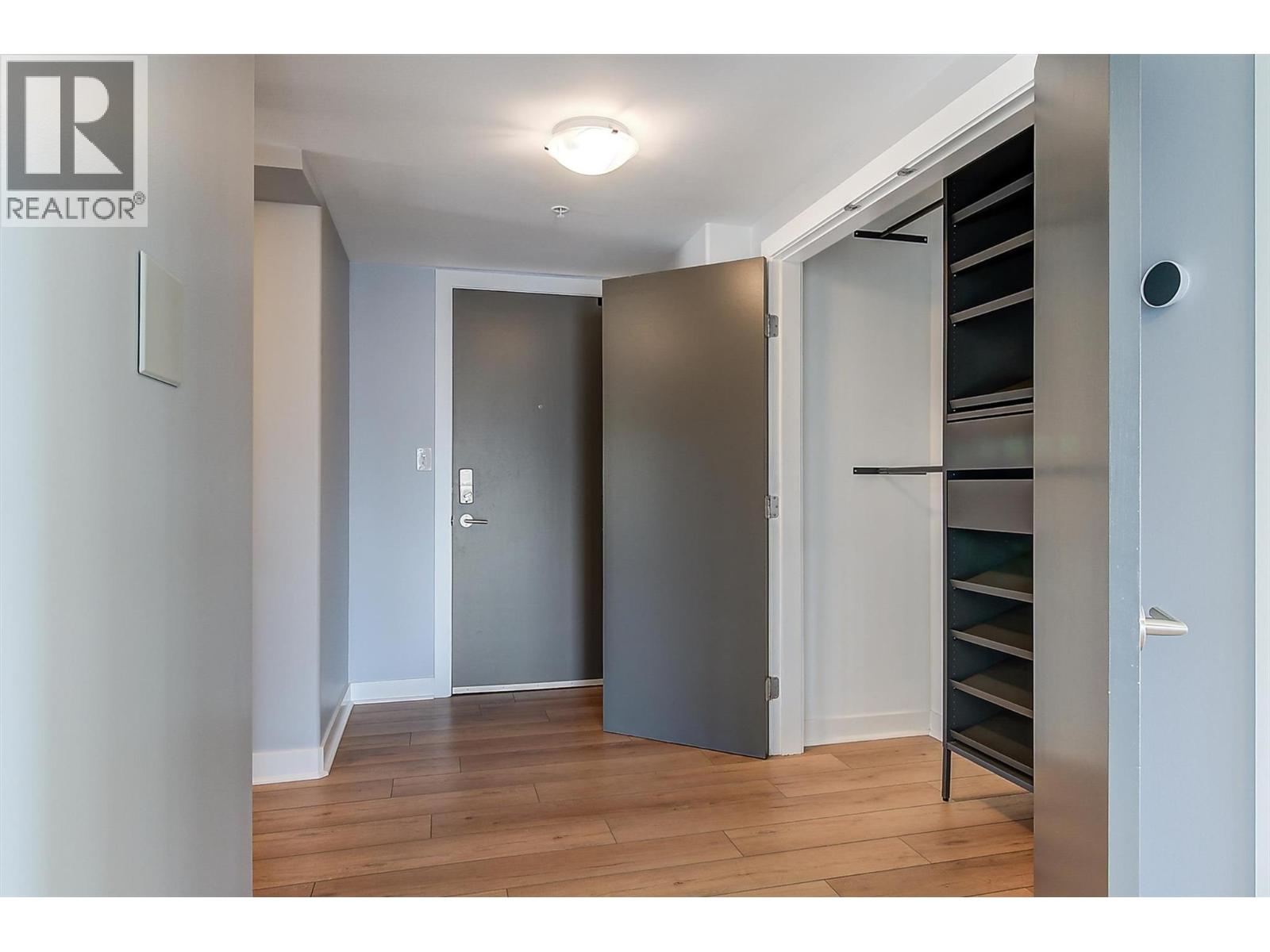 1209 1160 Bernard Avenue, Kelowna