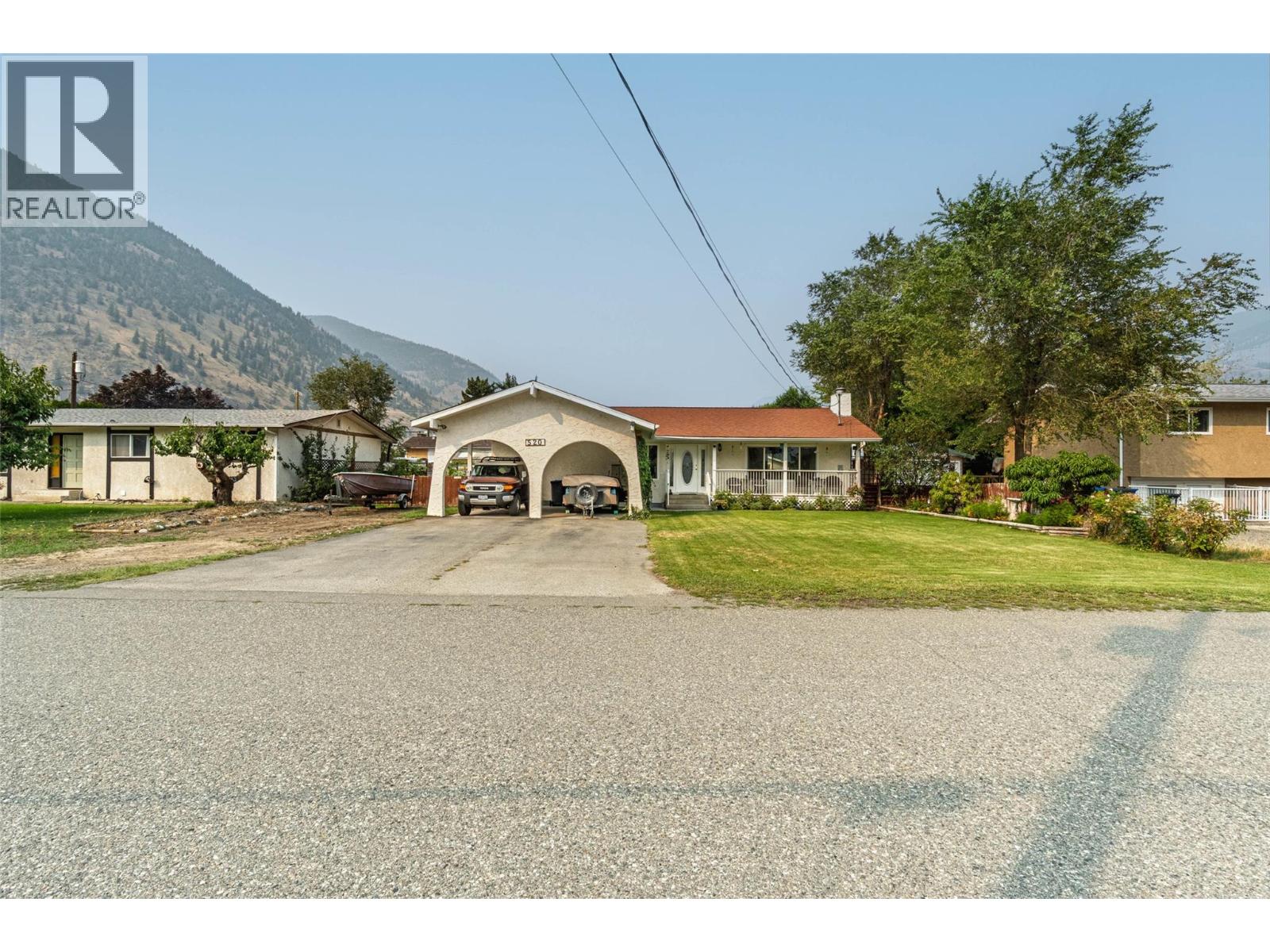  520 3RD Avenue, Keremeos