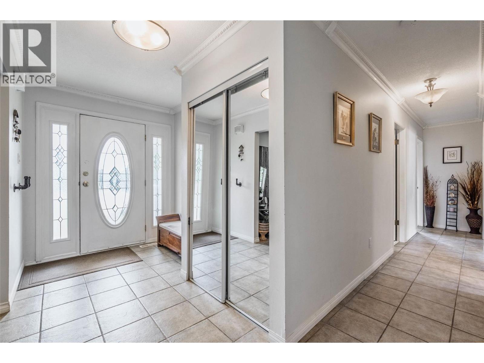  520 3RD Avenue, Keremeos