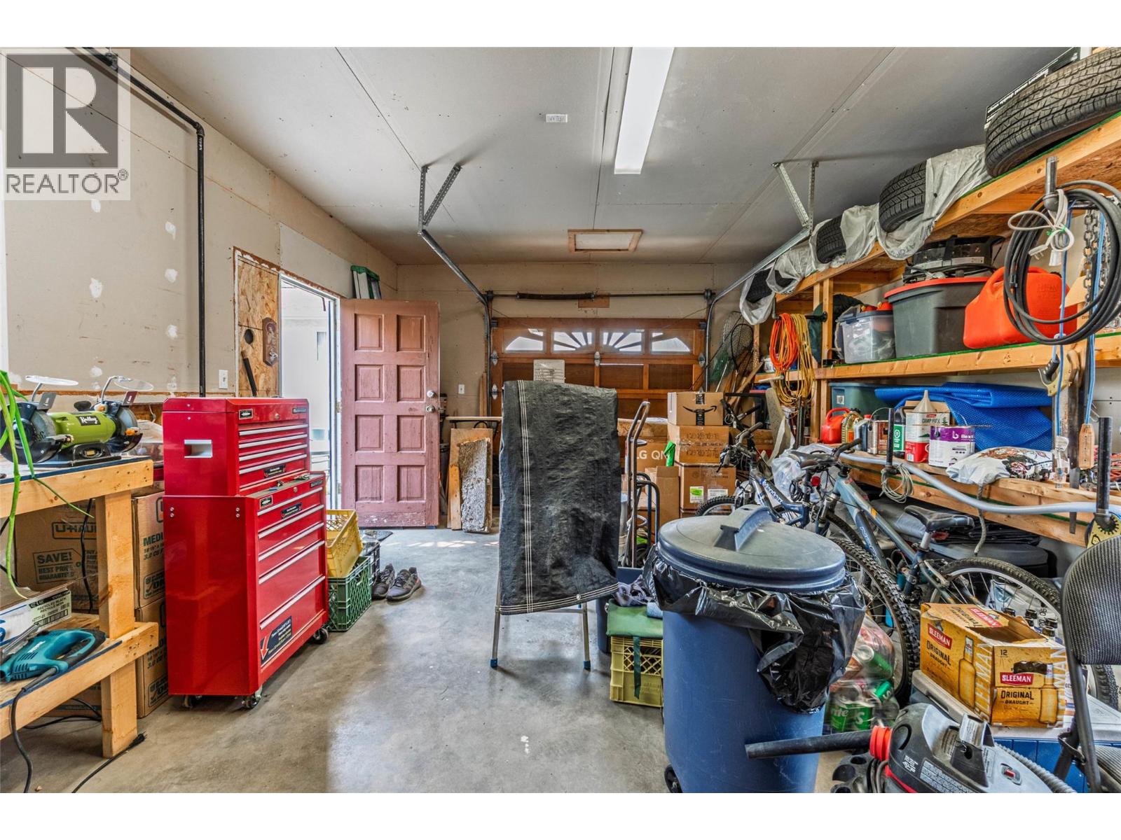  520 3RD Avenue, Keremeos