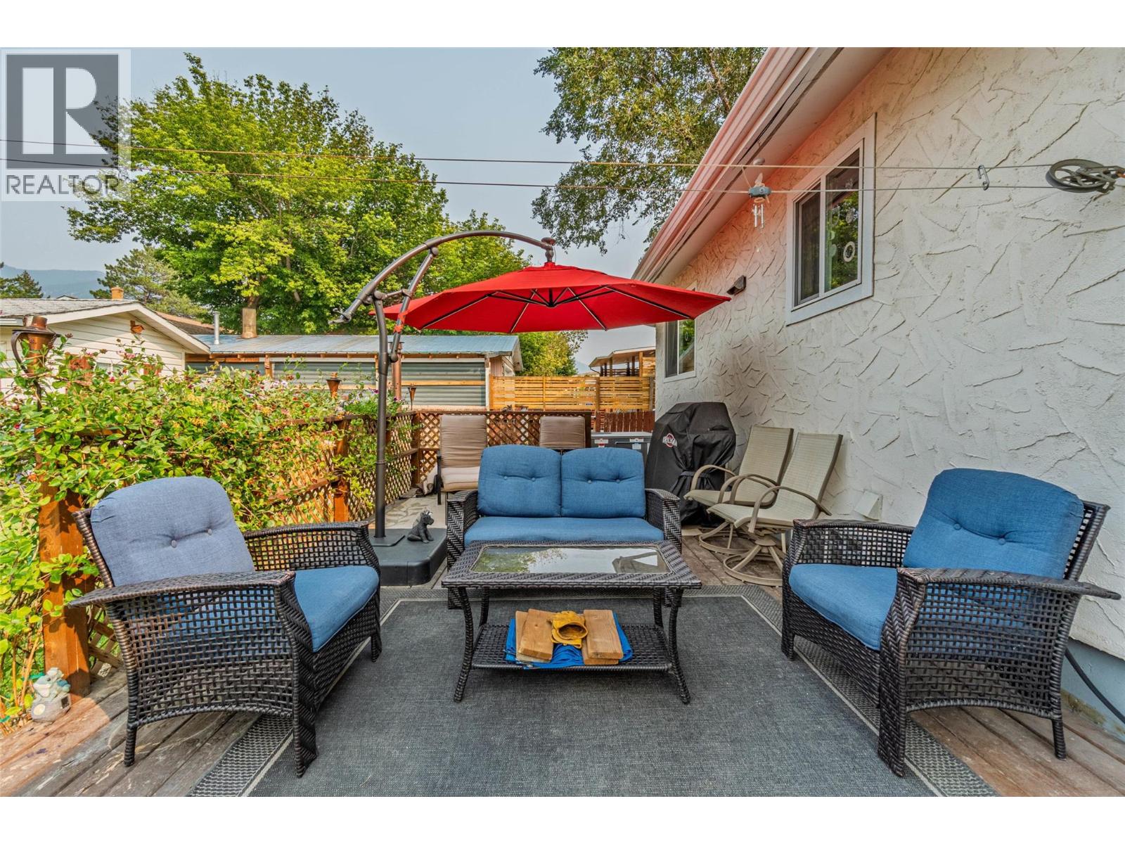  520 3RD Avenue, Keremeos