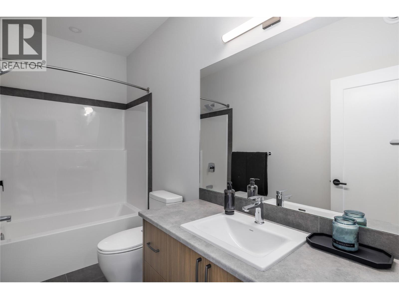 6 3425 Hilltown Drive, Kelowna