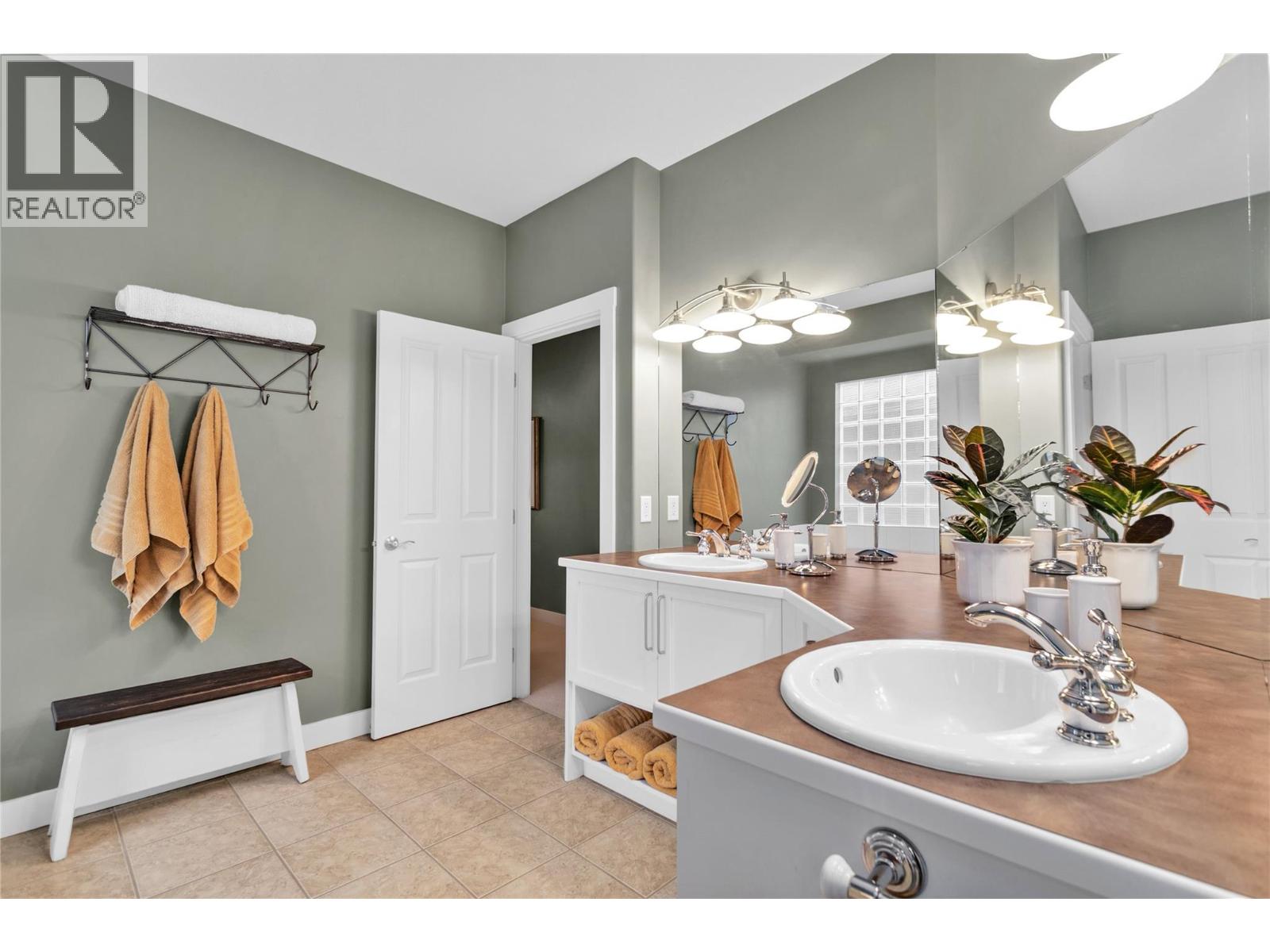  4116 Gallaghers Woodlands Drive South, Kelowna