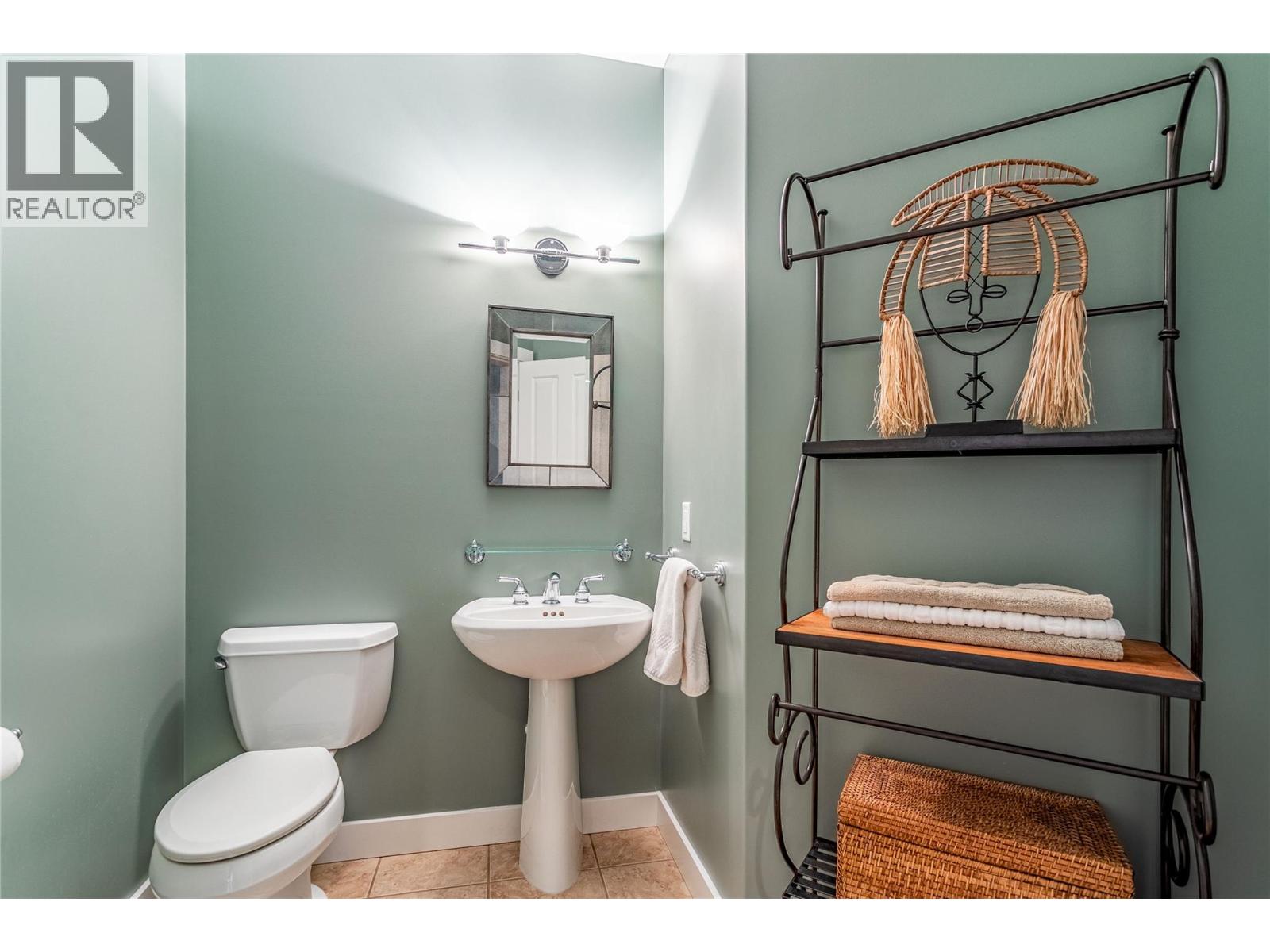  4116 Gallaghers Woodlands Drive South, Kelowna