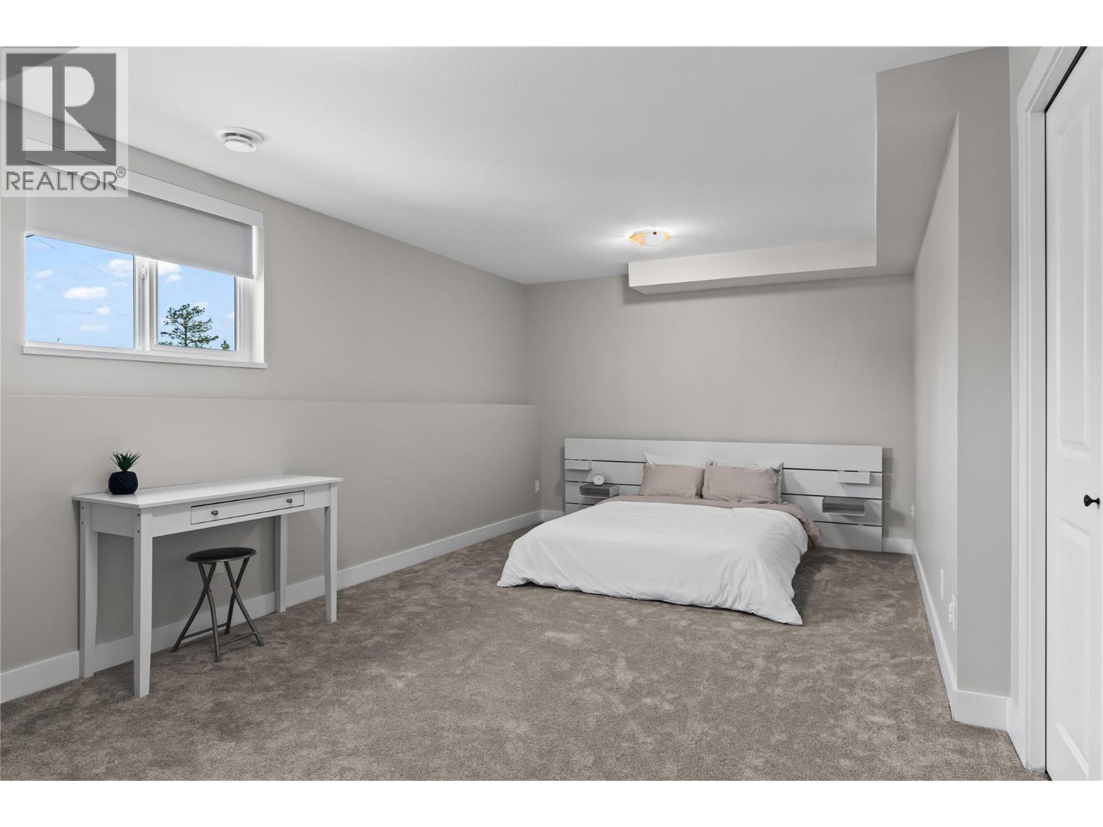  530 Muir Road, Fintry