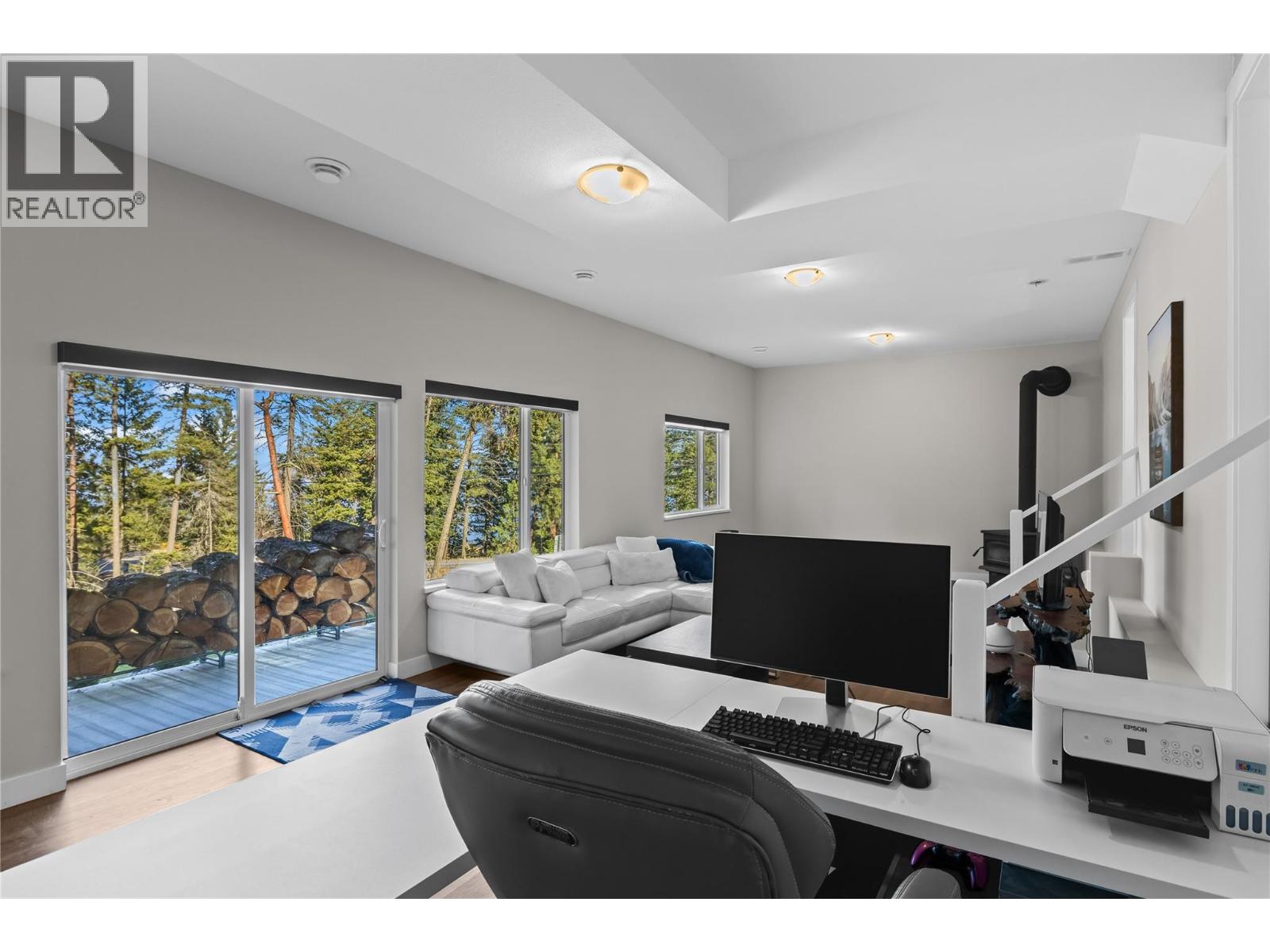  530 Muir Road, Fintry