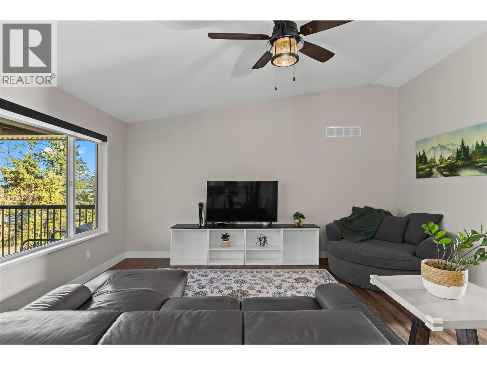  530 Muir Road, Fintry