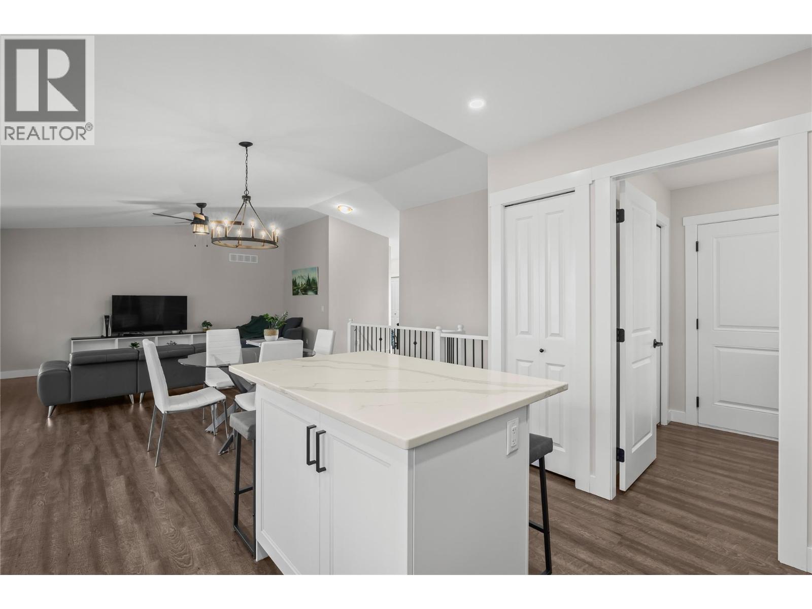  530 Muir Road, Fintry