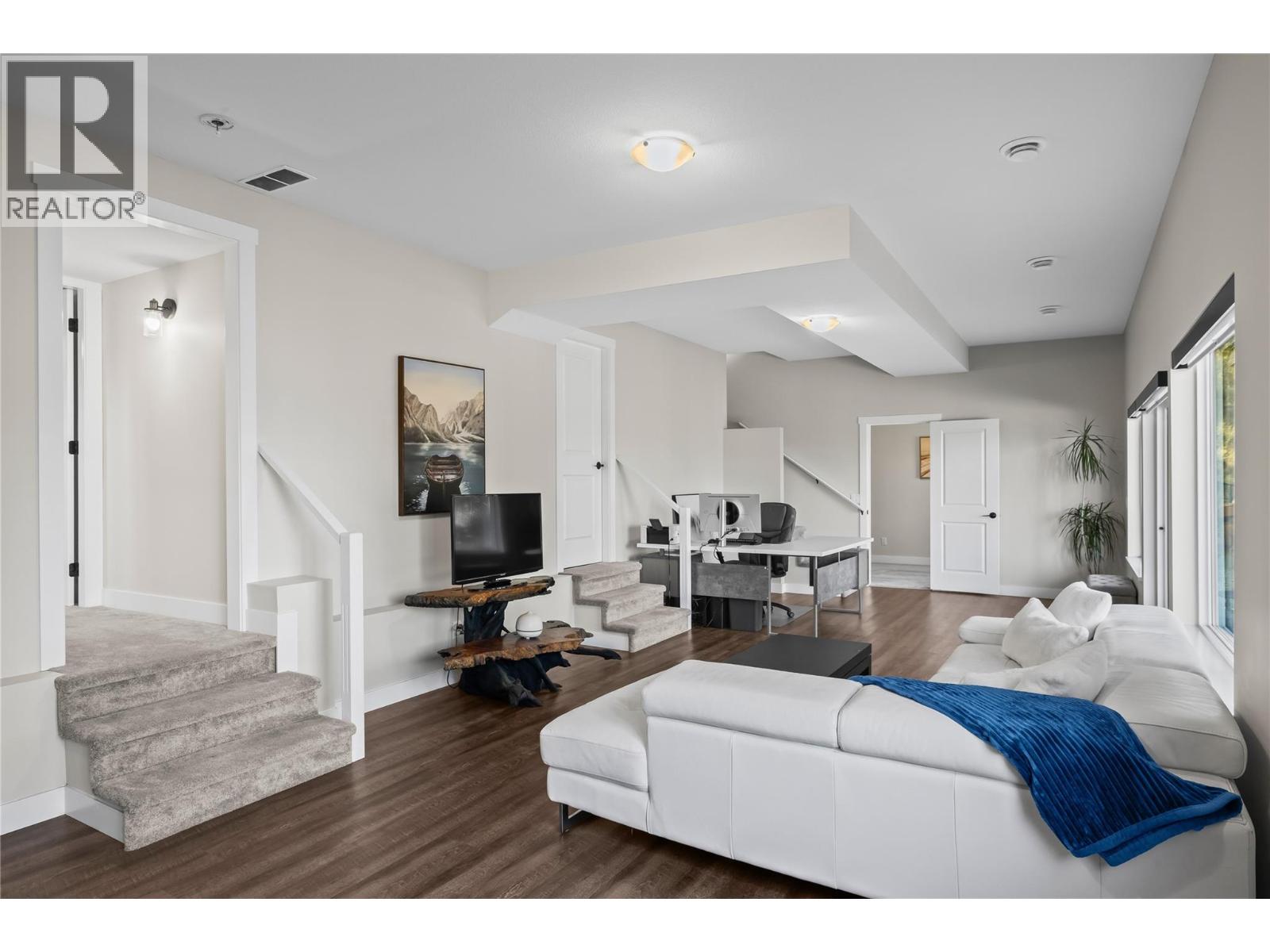  530 Muir Road, Fintry