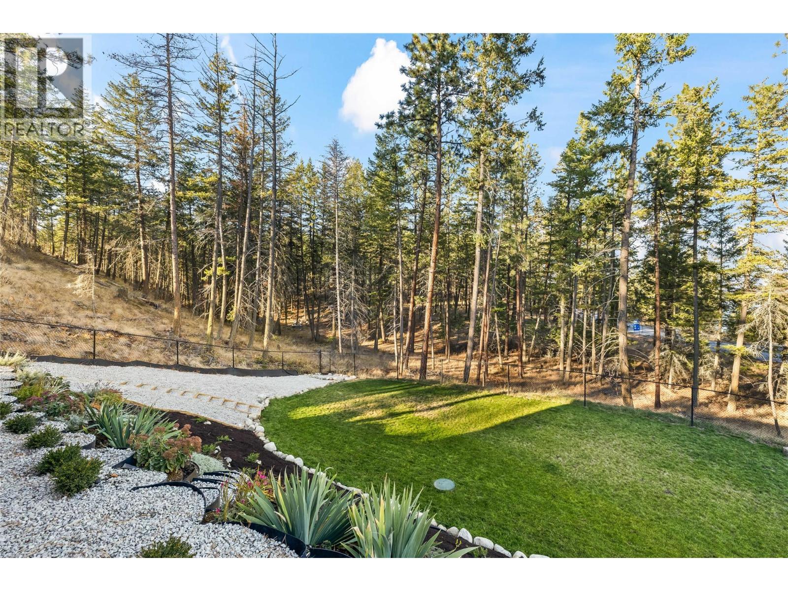  530 Muir Road, Fintry