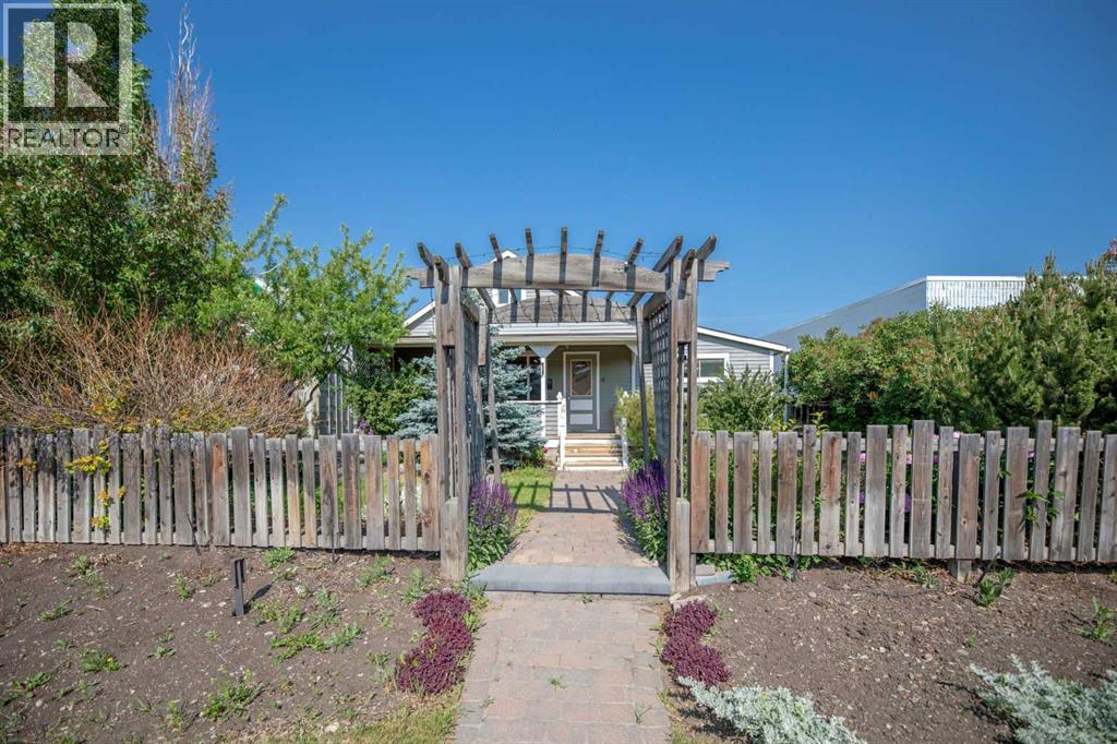 125 River Avenue, Cochrane