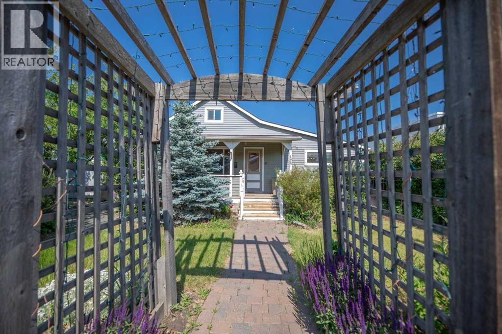 125 River Avenue, Cochrane