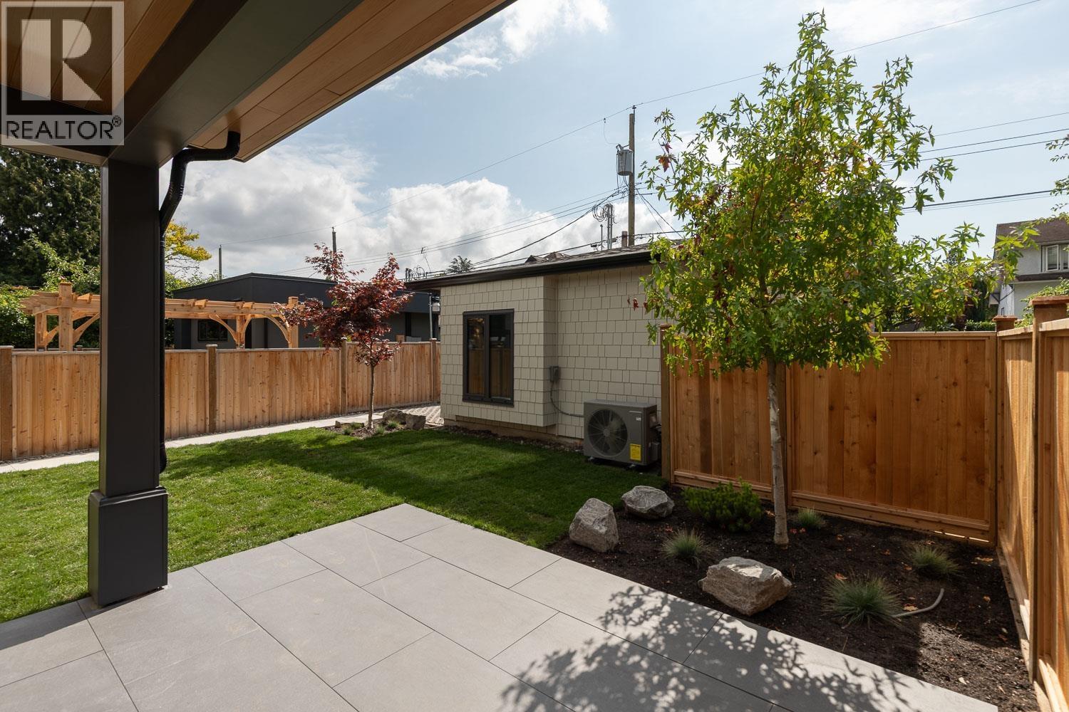 2 3186 W 11TH AVENUE, Vancouver