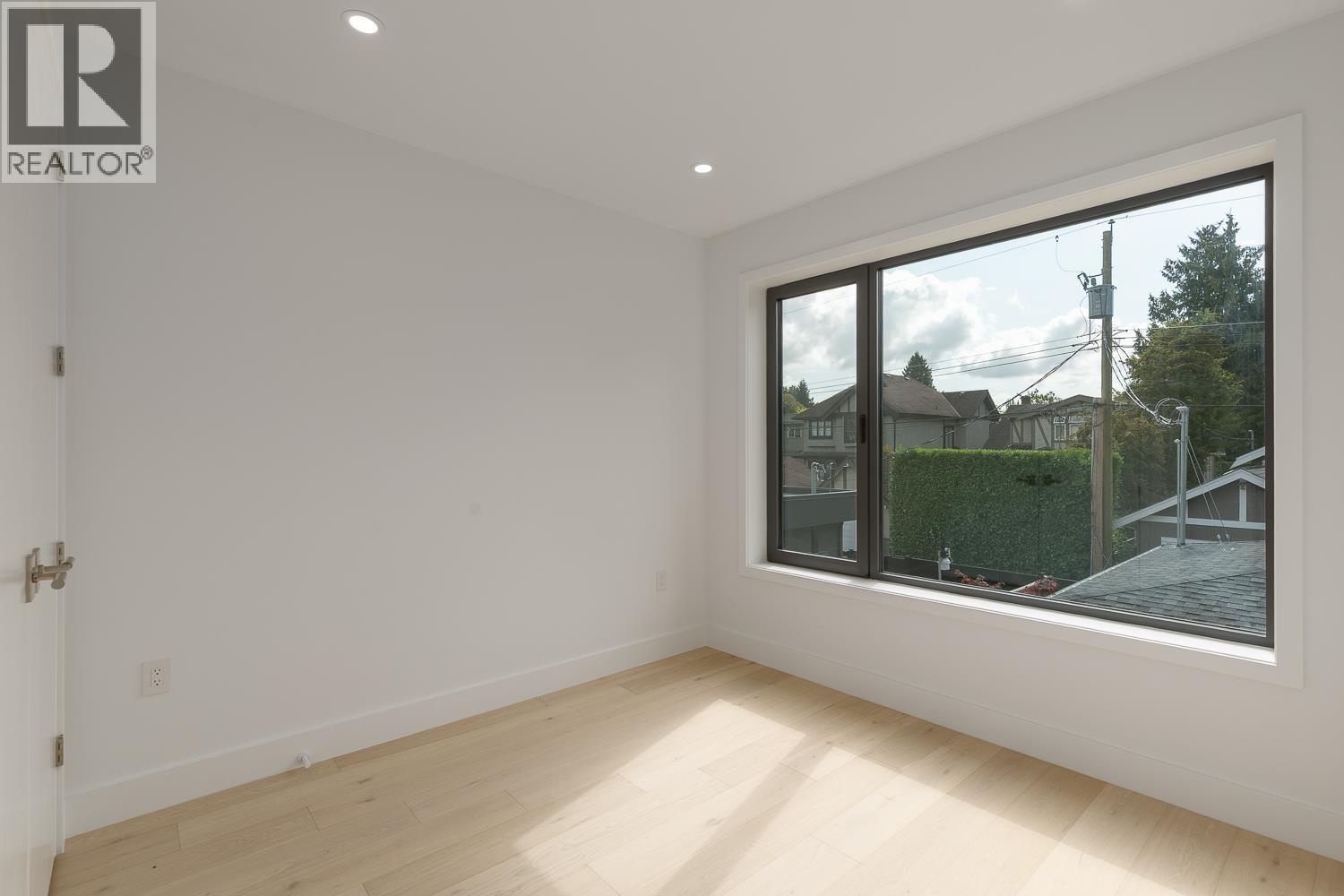 2 3186 W 11TH AVENUE, Vancouver